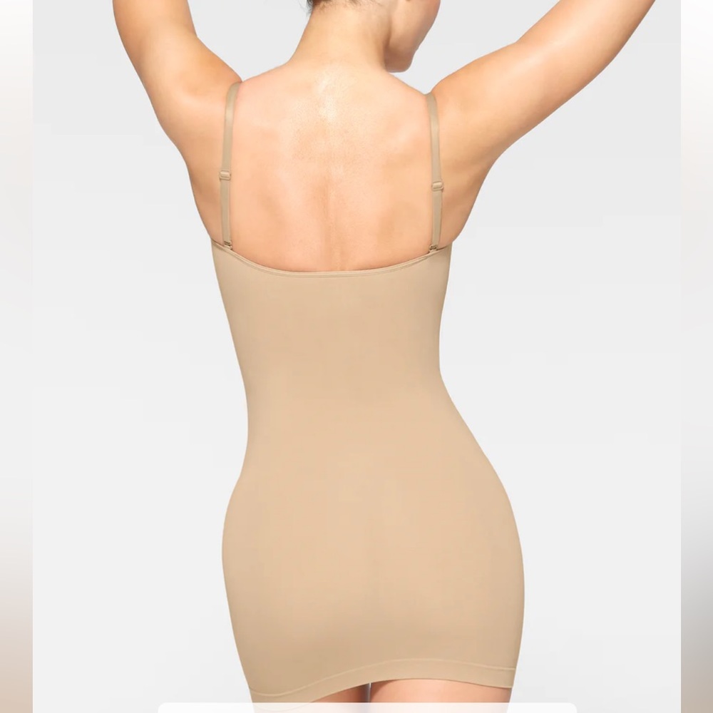 ✨NEW SKIMS SEAMLESS SCULPTING SLIP DRESS CLAY L - Picture 2 of 5